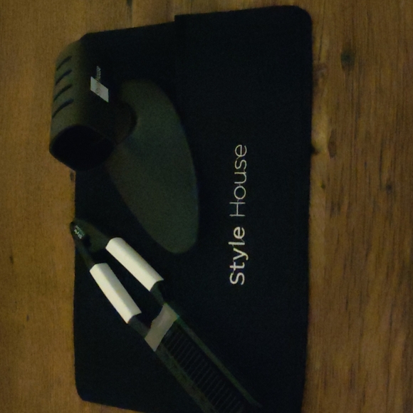 Style House Salon Quality Flat Iron Accessory Set - Picture 2 of 6